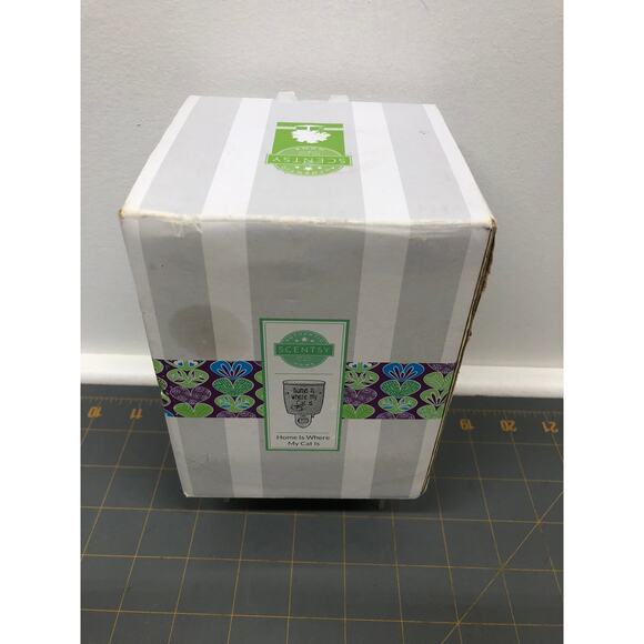 Scentsy Hom Is Where My Cat Is Mini Plug in Warmer Nightlight Wax Warmer - Picture 7 of 8